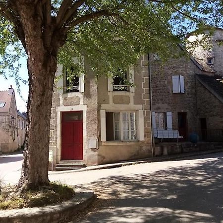 Gite Sous L' Orme Asquins المظهر الخارجي الصورة
